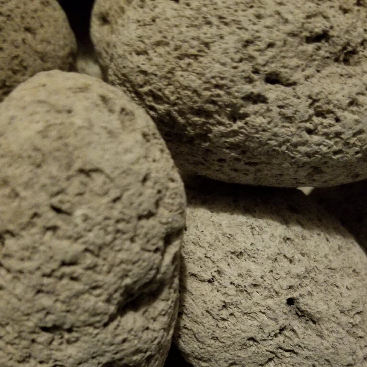 Medium Loose Pumice Stone